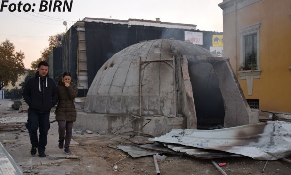 Bunkeri Muze pas zjarrvënies nga protestuesit. 8 dhjetor 2015. Foto: ivana Dervishi/BIRN.