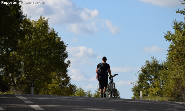 Udhëtimi me biçikletë në Pllajën e Dumresë. Foto: Ivana Dervishi/BIRN