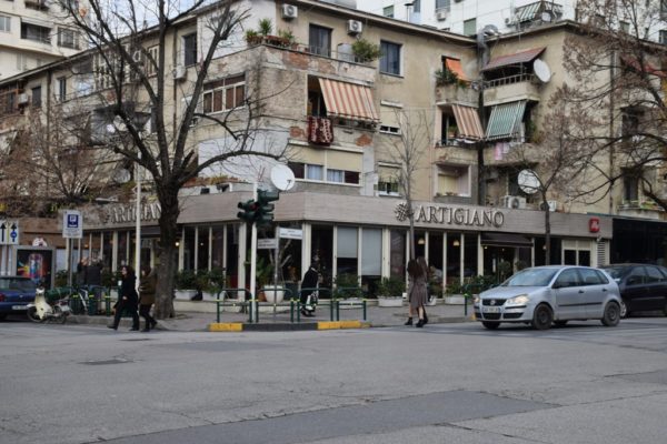 84 klientë u helmuan në restorantin "Artigiano" në zonën e ish-bllokut në Tiranë, nga data 1-3 qershor, 2016 | Foto nga : Ivana Dervishi