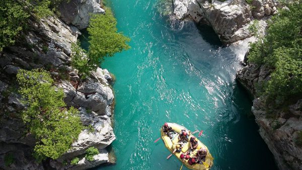 "Rafting" në lumin Valbona | Foto nga Eco Albania