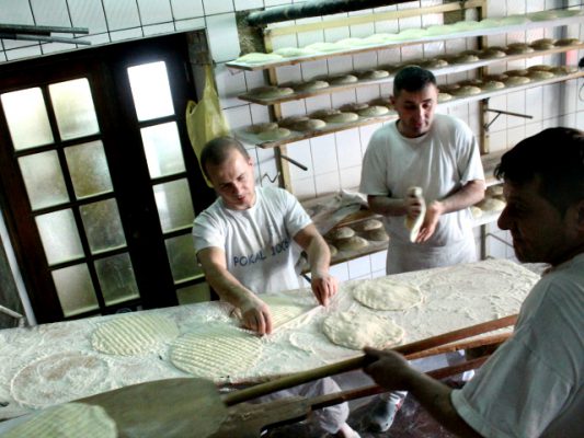 Punëtorët e furrës së bukës në Sarajevë. Foto: BIRN