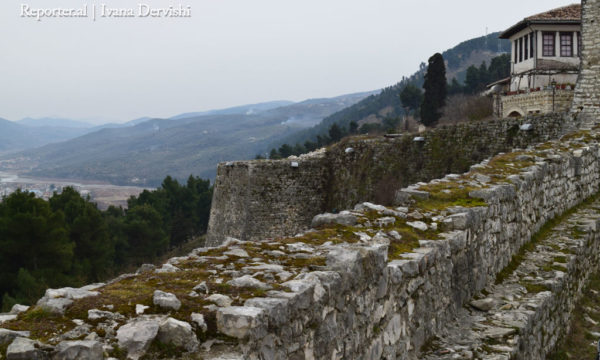 Kalaja e Beratit, 187 metra mbi kodër e ndërtuar në shekullin 13. Foto: Ivana Dervishi/BIRN