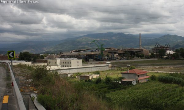 Zona industriale e Elbasanit përgjatë rrugës së kthimit. korrik 2016. Foto: Gjergj Erebara/BIRN