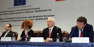 Zv/kryeministri Niko Peleshi, Presidenti Bujar Nishani, Ministri i Drejtësisë Nasip Naco dhe ambasadorja e Delegacionit Europian në Tiranë Romana Vlahutinduke prezantuar EURALIUS IV më 19 nëntor 2014 në Tiranë. Foto: LSA