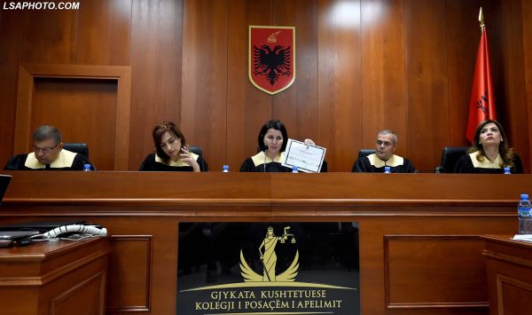 KPA konfirmoi mes debateve procedurën e shkarkimit të ish-gjyqtarit Fatmir Hoxha