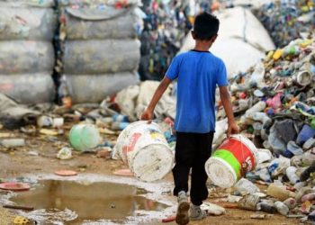 Fëmijët e rrugës të Kosovës: Të lënë pasdore në shtëpi dhe nga shteti