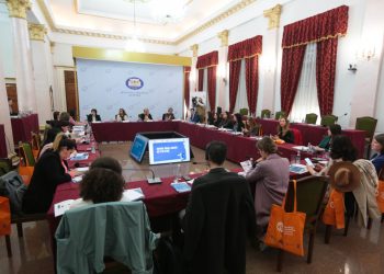 ‘Do jesh kukull në garë’: Dhuna me bazë gjinore mbizotëron edhe në politikë