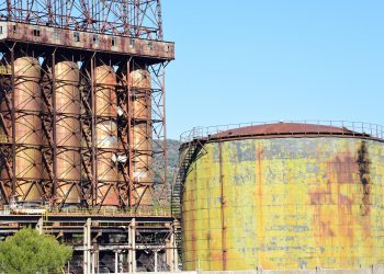 ‘Një minë me sahat’: Fundi i palavdishëm i gjigandit shqiptar të hidrokarbureve