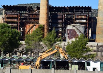 ‘Një minë me sahat’: Fundi i palavdishëm i gjigandit shqiptar të hidrokarbureve