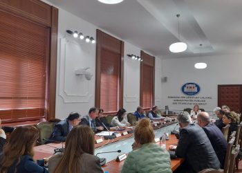 Ligjet miratojnë rritje pagash për administratën e organeve të vetingut