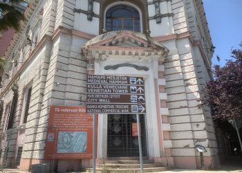 Pas 4 vjetësh fillon restaurimi i godinës 100 vjeçare të BKT në Durrës