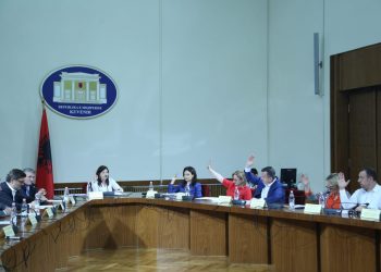‘Arsye proceduriale’: PS rrëzon për herë të dytë hetimin parlamentar për Artan Gaçin