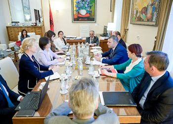 FMN: Hiqni bordet, ndihmoni të varfrit