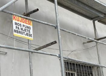 Tre kompani në hetim pas vdekjes së 53 vjeçarit në kantierin e rindërtimit
