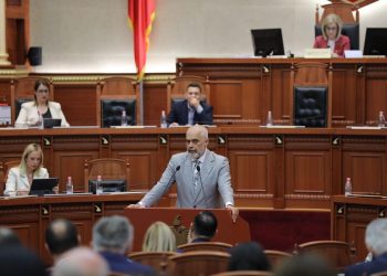 Socialistët rrëzojnë hetimin parlamentar për investimet strategjike