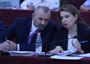 KLGJ dhe Ministria e Drejtësisë bëjnë një vesh shurdh ndaj protestave për hartën gjyqësore