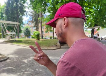 Emigrantët në Bosnjë rrezikojnë gjithçka për të fituar “lojën” e kufirit