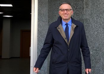Prokurori shpjegon në KPA pasurinë e gruas dhe kontaktin me vëllain e ndjerë të deputetit