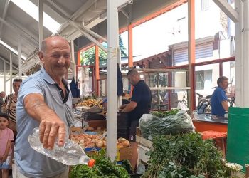 Treg i ri, halle të vjetra: Investimi i bashkisë i lë të pakënaqur tregtarët e Durrësit