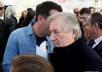 Qeveria sulmon pronat e Hysenbelliut dhe pretendon se media e tij po i bën shantazh