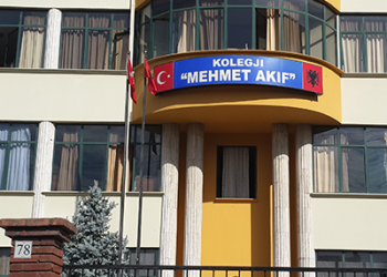Pas kërkesave të Erdogan, qeveria mbyll një tjetër shkollë turke në Tiranë