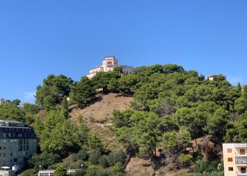 Përse Durrësi duhet të kujdeset për vilën mbi kodër