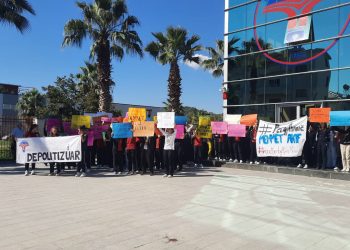 Qeveria akuzohet se e mbylli shkollën e Gylenit nën presionin e Turqisë