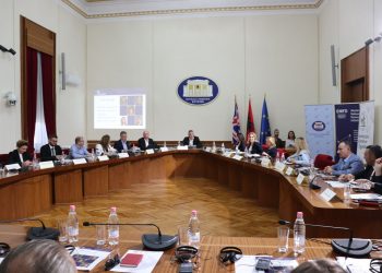 “Vota ime vlen”; sfidat e përfshirjes së grave dhe pakicave etnike në zgjedhje
