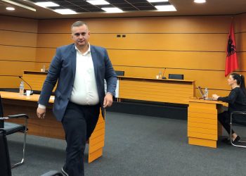 Gjyqtari Edvan Veçani konfirmohet në detyrë