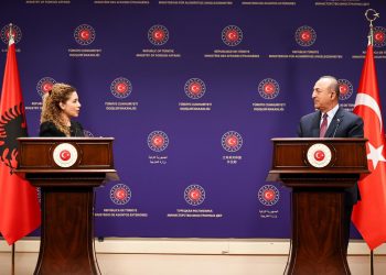 Turqia presion Shqipërisë që të dorëzojë të arratisurit në kërkim