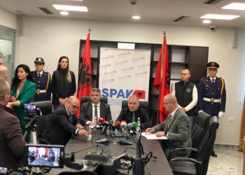 SPAK arreston 10 persona për trafikimin e 420 kg kokainë nga Kolumbia