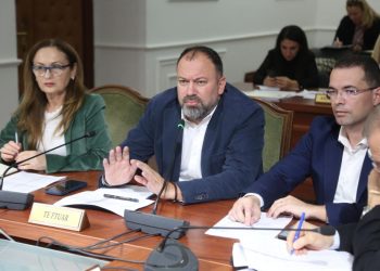 Opozita e quan buxhet elektoral rritjen e fondeve për bashkitë në 2023
