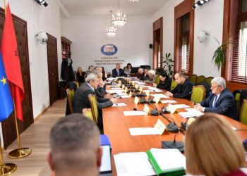 Marrëveshja e portit të Durrësit miratohet mes kundërshtimesh