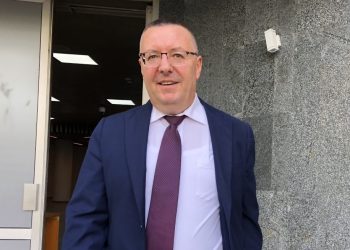 Prokurori Ilir Turja përballet me dyshime për fshehjen e një vile në plazh