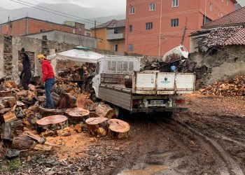 Shtrenjtimi i drurit për zjarr lë pa ngrohje të varfrit në Bulqizë