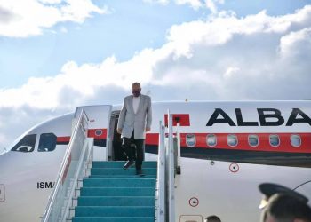 PS rrëzon hetimin parlamentar për fluturimet e Ramës me avionë çarter