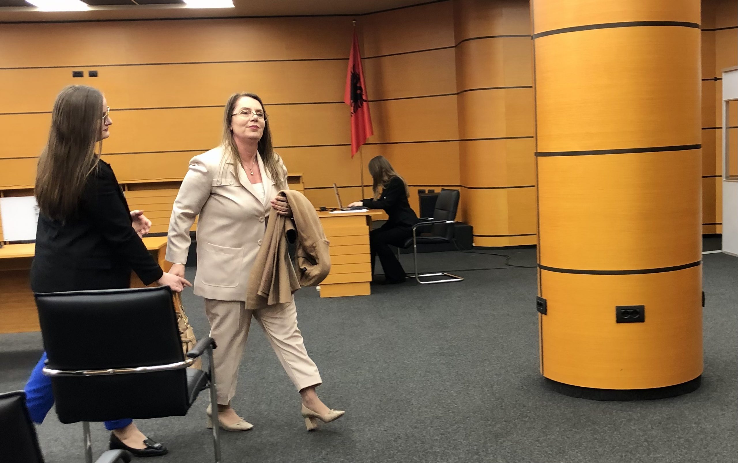 Gjyqtarja Selvie Gjoçaj pas vendimit të KPK. Foto:BIRN