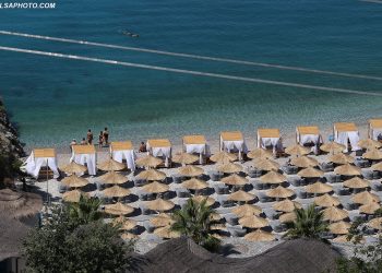 Ujërat e ndotura pengojnë programin e “Flamurit Blu” në bregdetin shqiptar
