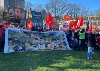 Protesta dhe emocione të forta në fillimin e gjyqit ndaj liderëve të UÇK-së në Hagë