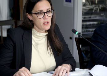 Deputetët e Kuvendit miratojnë dyfishim pagash për veten dhe ministrat