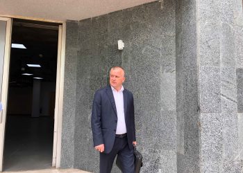 Prokurori Artur Ismajlukaj jep shpjegime për udhëtimet me persona të dënuar