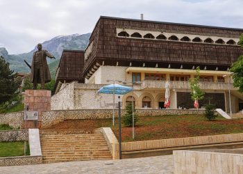 ‘Zgjedhje pa zgjidhje’: Tropoja voton mes dy kandidatëve që i ka provuar