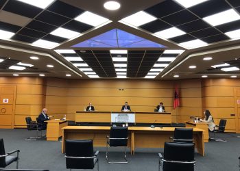 Ish-gjyqtarja Majlinda Andrea gëzon statusin e magjistratit edhe 6 vjet pas dënimit