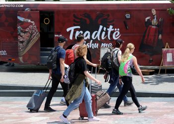 turistë