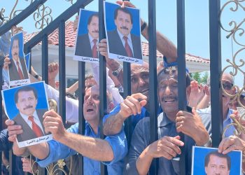 Një urdhër kontrolli shkakton përplasje mes policisë dhe anëtarëve të MEK