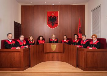 Gjykata Kushtetuese rrëzon kërkesën për shfuqizimin e VKM-së për pallatet pa leje