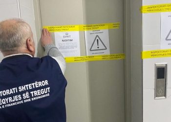 ‘I hapëm dyert me forcë’: Mbi 80% e ashensorëve mbeten jashtë kontrollit