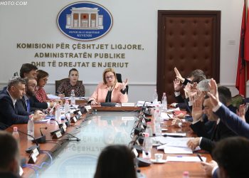 PS tërhiqet nga draftet ‘për lustracionin’ pas shqetësimeve të BE