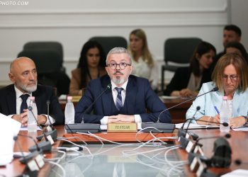 Kujdestaria për gjyshërit mund të përdoret nga prokurorët për uljen e ngarkesës në punë