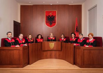 Gjykata Kushtetuese kërkon paga dyfish më të larta se pjesa tjetër e gjyqësorit